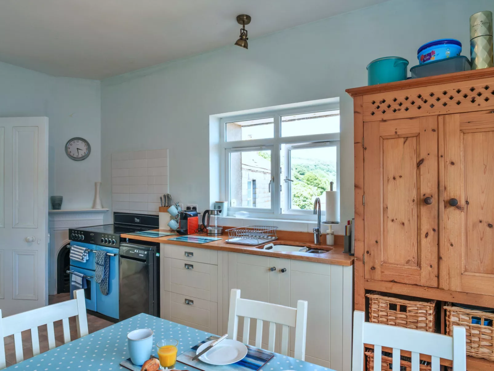 Rock House, Kingsand-Drinnen