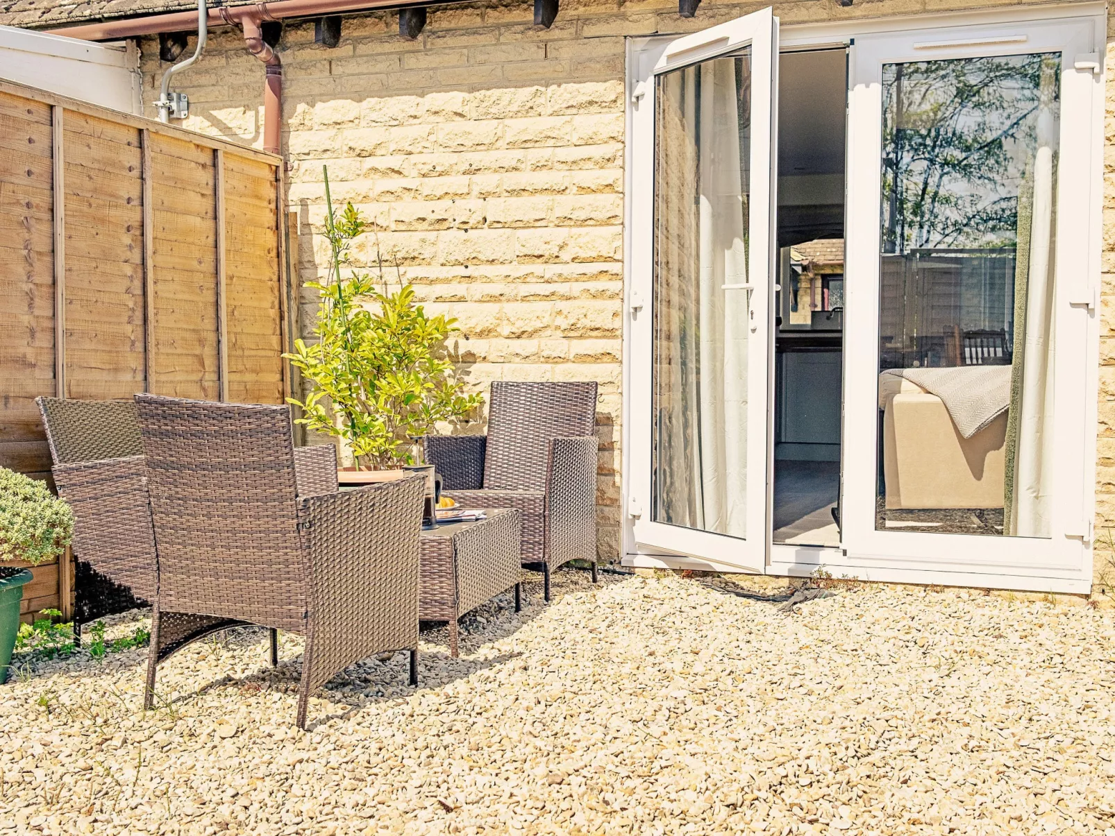 No. 8 Meadow Retreat-Draußen