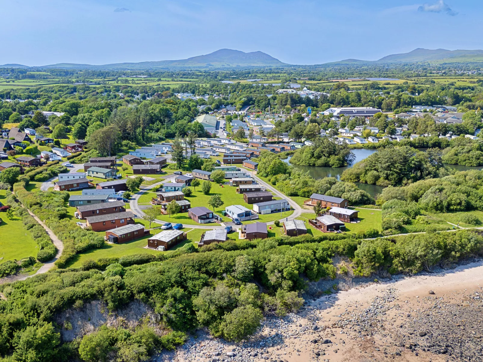 Forest Lodge-Outside