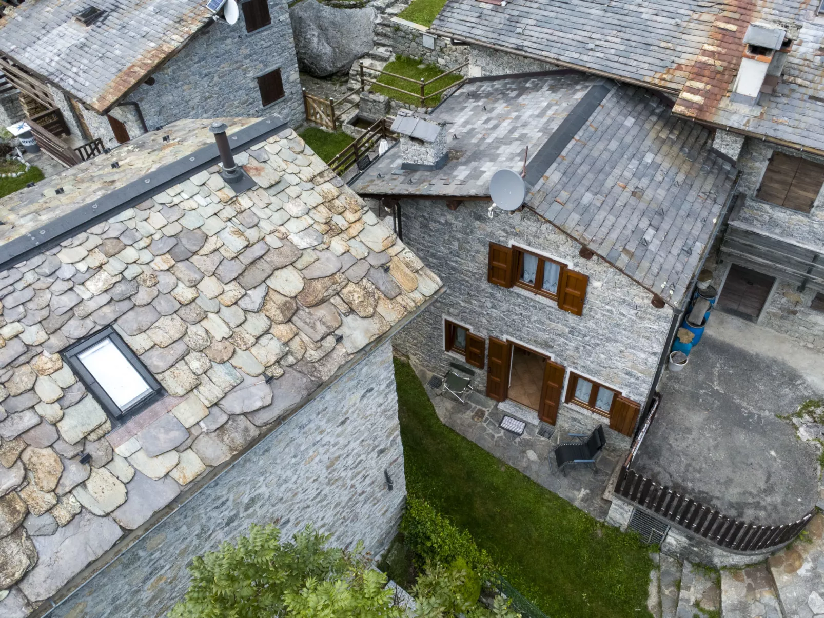 Val di Mello Mountain Flat-Outside