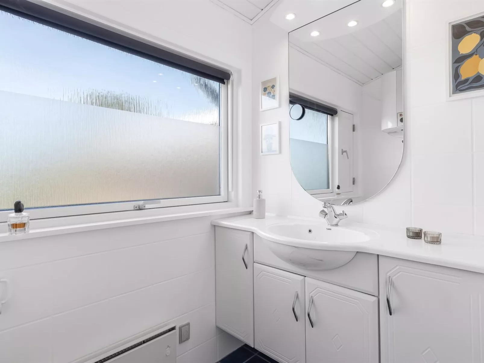 "Quanna" - 450m from the sea-Inside