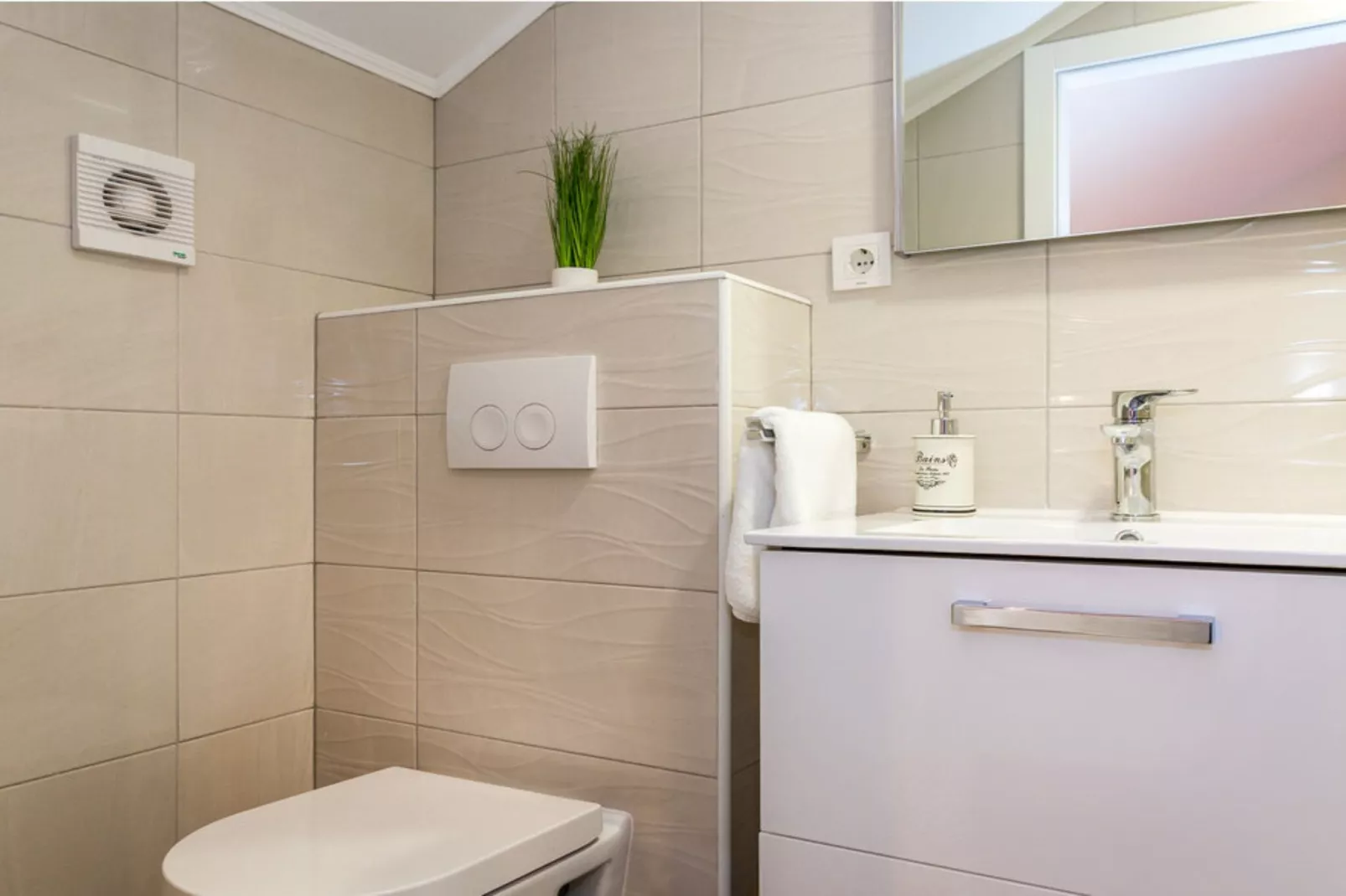 Villa Tomić Drniš - Siverić-Bathroom