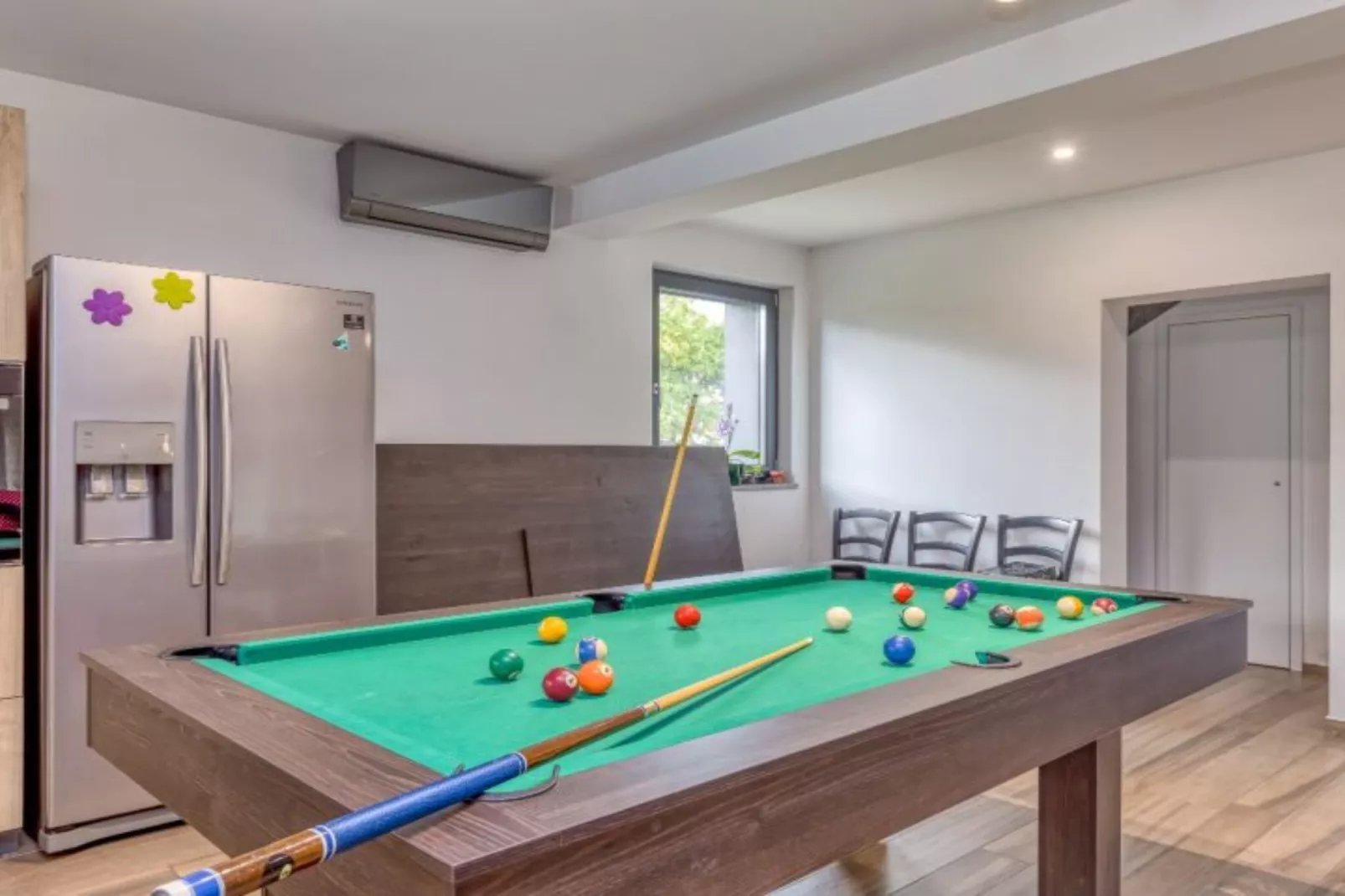 Four Bedroom Holiday House Mali Raj with Pool-Innenbereich