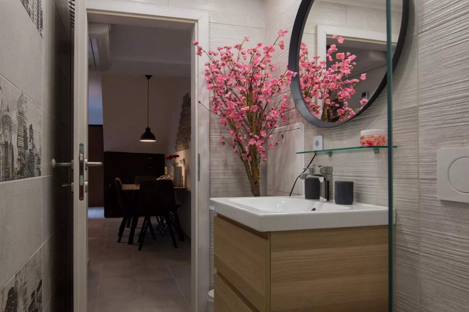 Downtown Koper Spacious Apartment with Balcony - Two Bedroom Apartment with Balcony-Bathroom