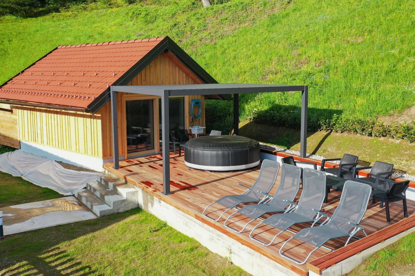Mountain View Villa with Sauna and Hot-Tub - Three Bedroom Villa with Sauna and Hot-Tub-Im Freien