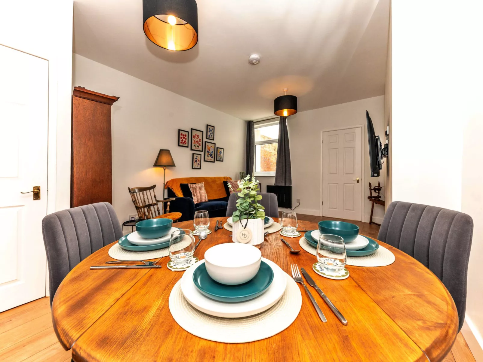 Sheila's Cottage-Inside