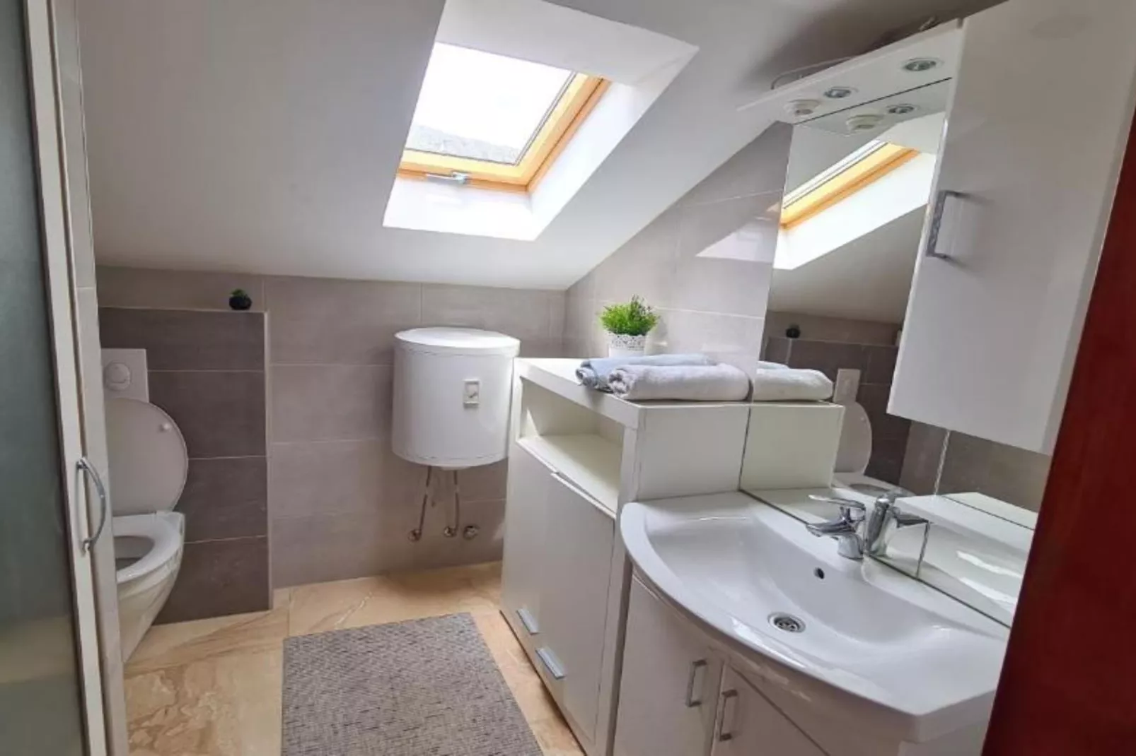 Apartment with One Bathroom-Bathroom