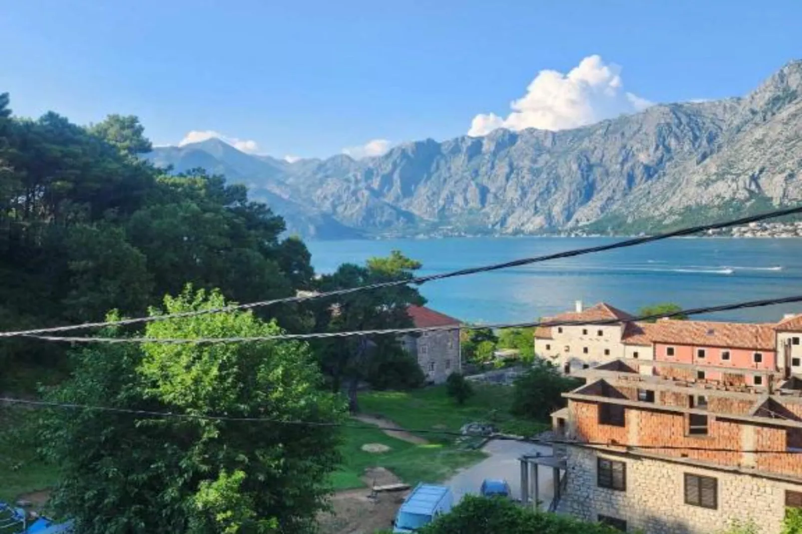 Deluxe City Escape with Modern Comforts & Garage - Double Room-Im Freien