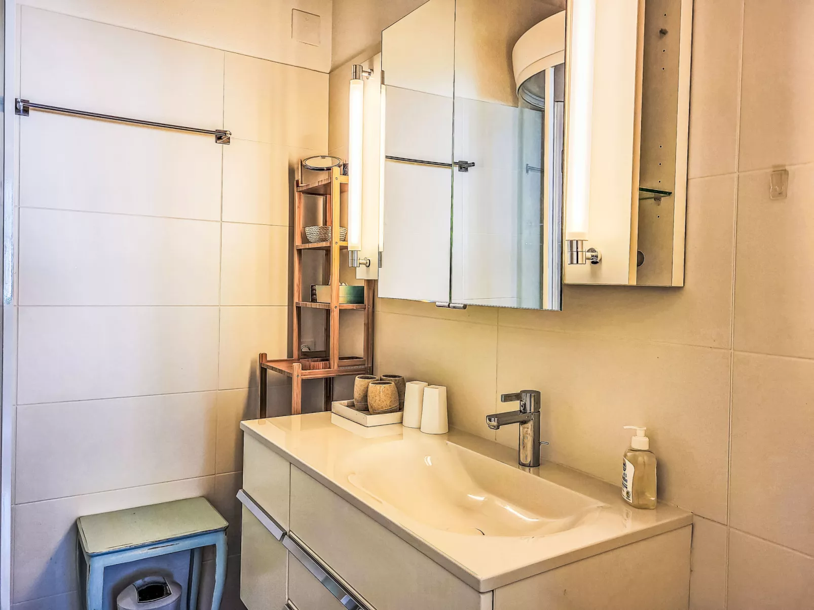 Apt.Green View-Inside