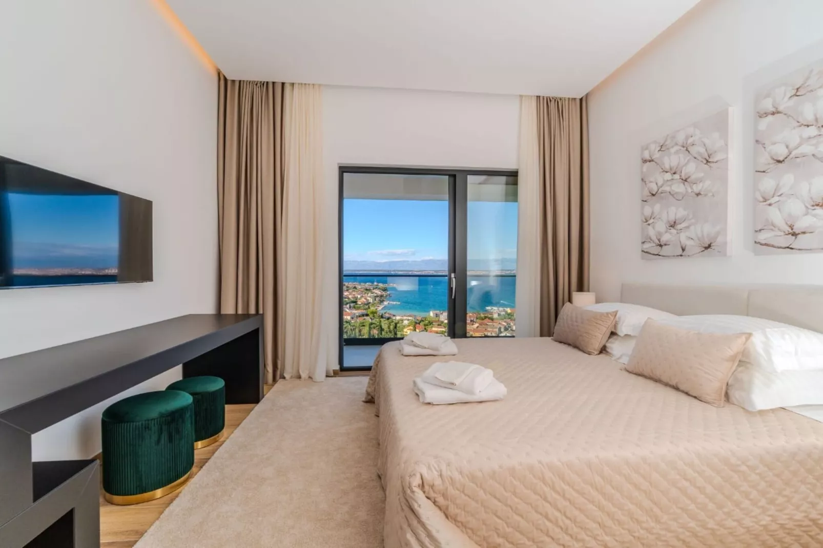 Holiday Home Good Life-Bedroom