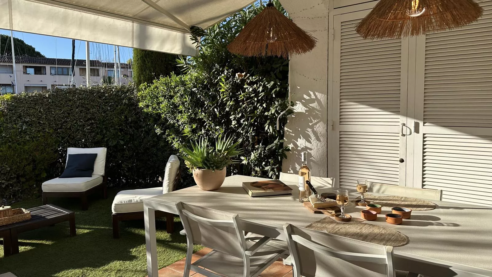 Arlore-Terrasse / balcon