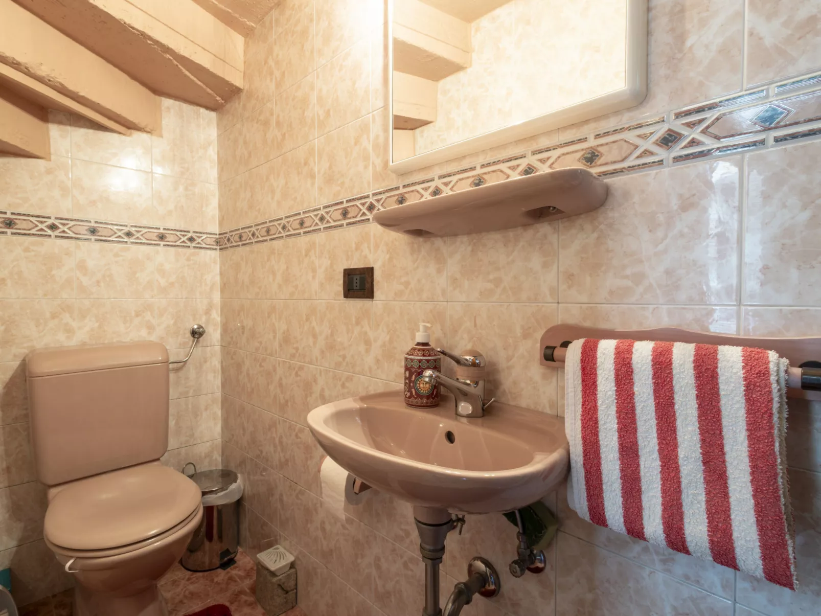 La Maison de Tobie-Inside