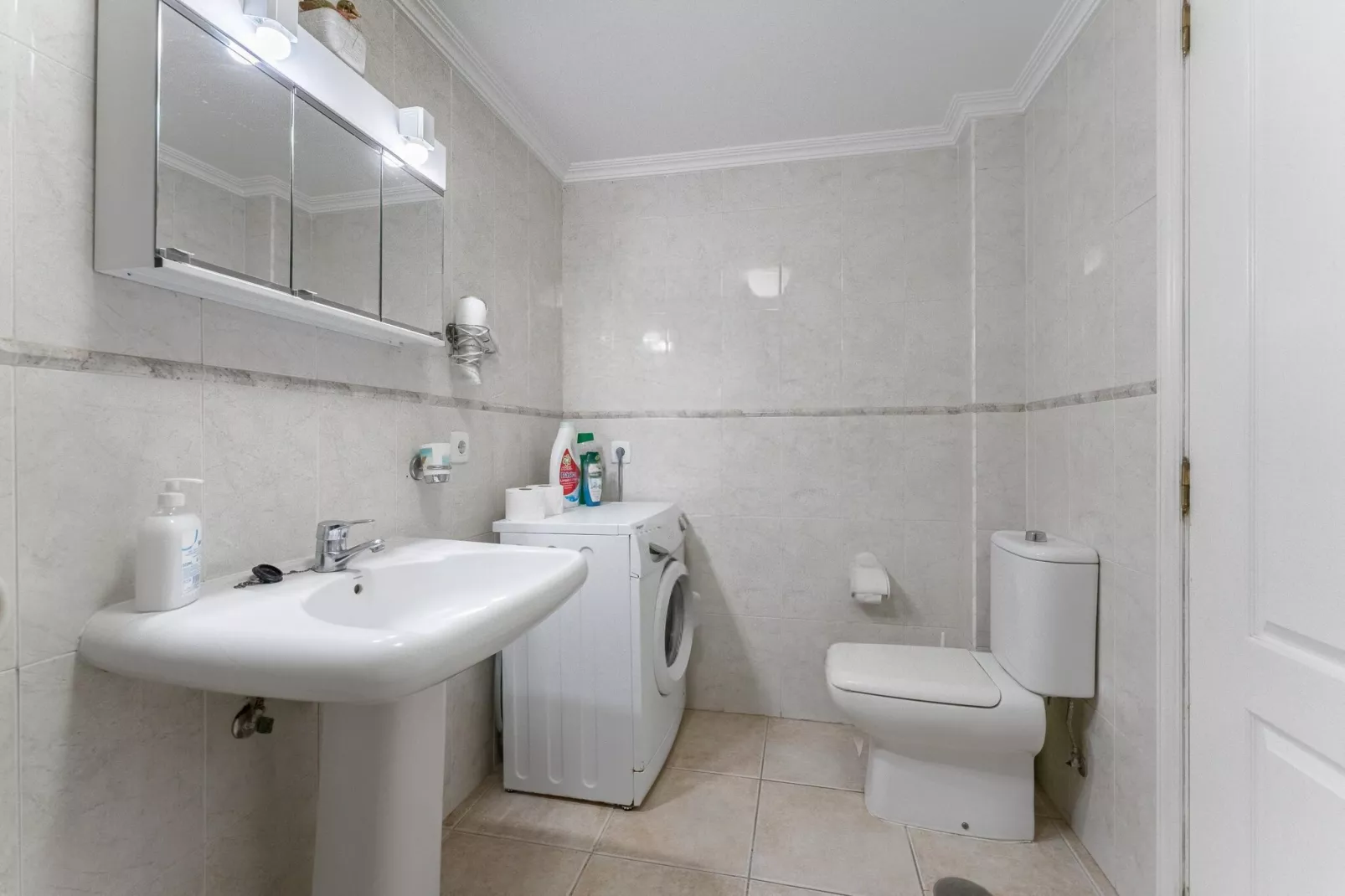 Delfin 14C-Badezimmer