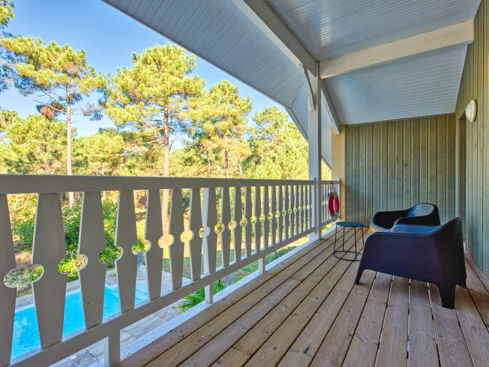 Atlantic Green-Outside