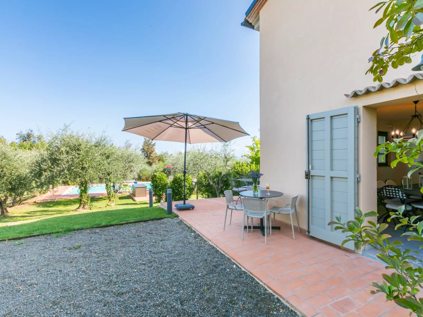 Vecchio Forno-Outside