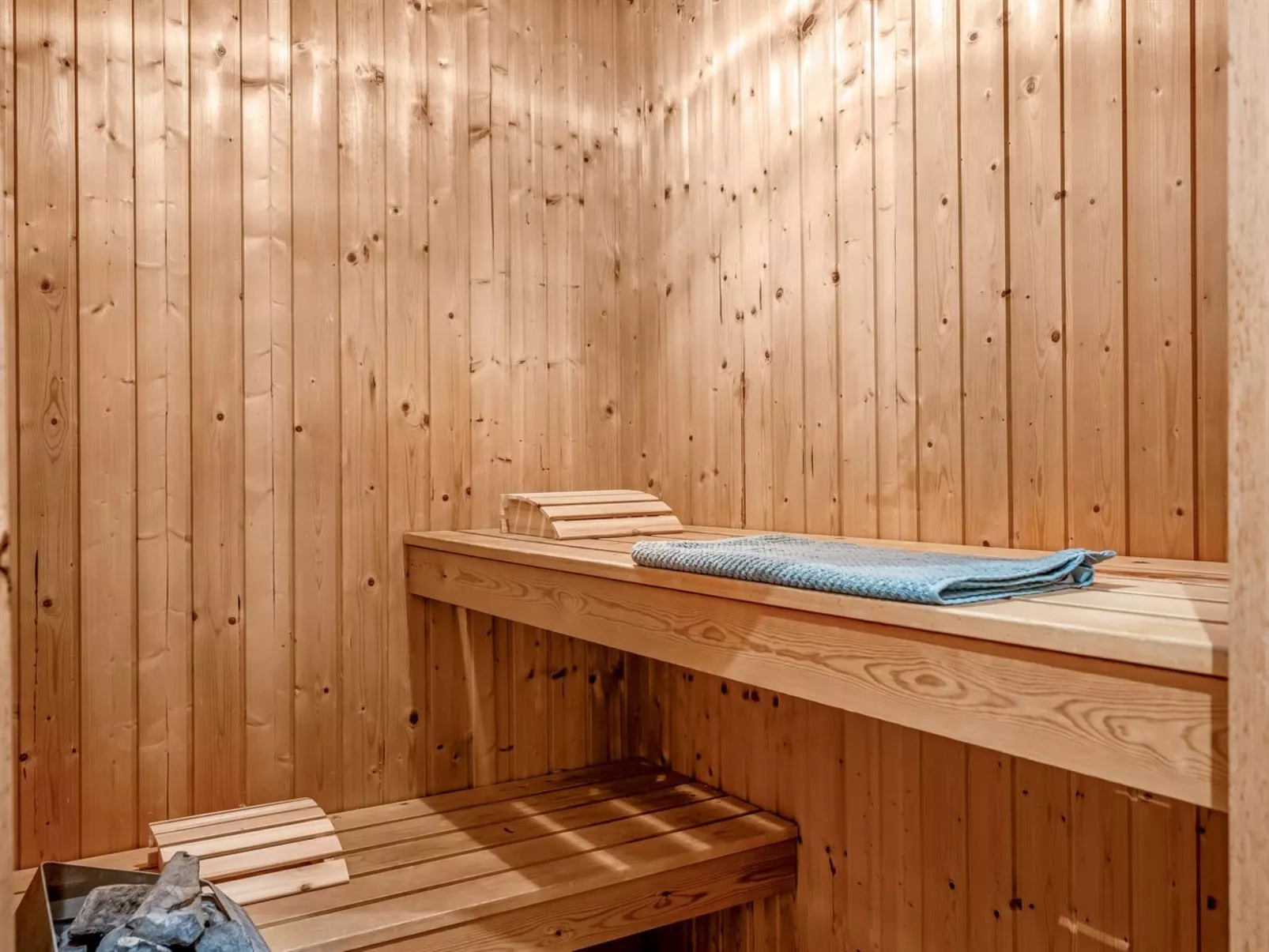 "Amber" - 300m from the sea-Inside