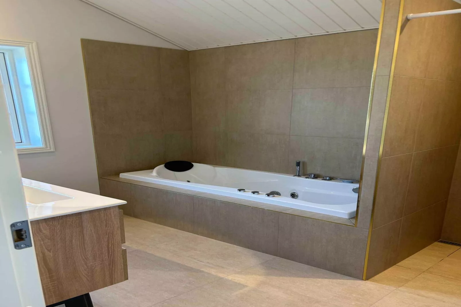 5 Sterne Ferienhaus in Assens-Wellnessbereich