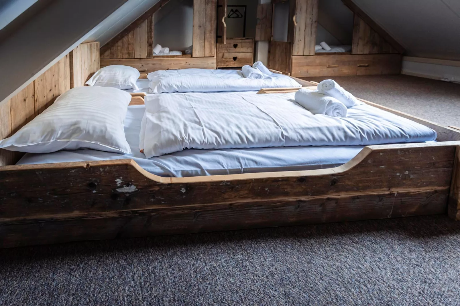 16 - Persons Family bungalow-Chambre