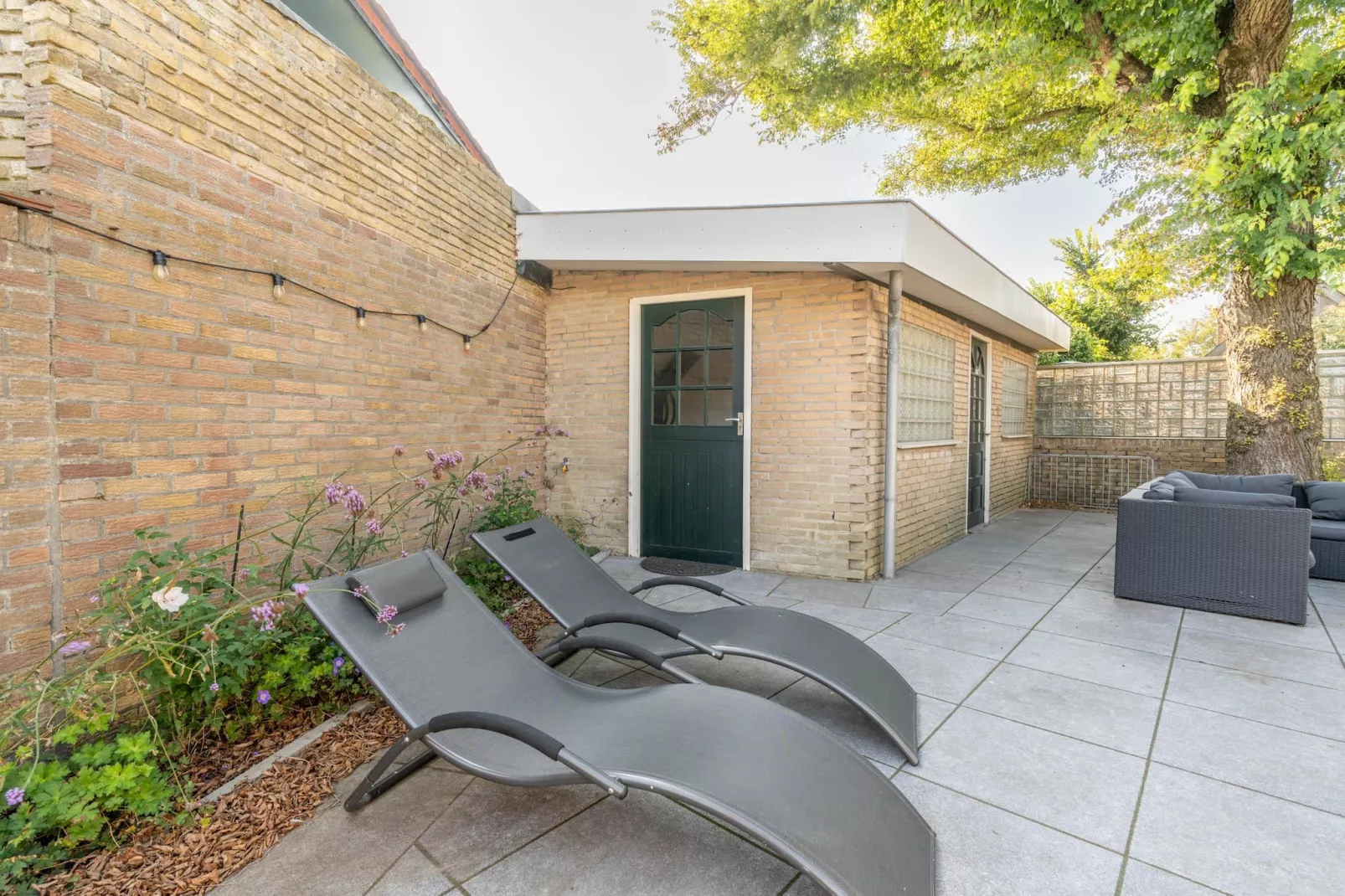 Epelaan 34-Gardens in summer