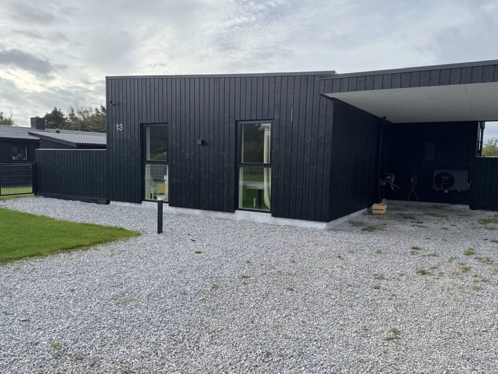 "Barnet" - 180m to the fjord-Outside