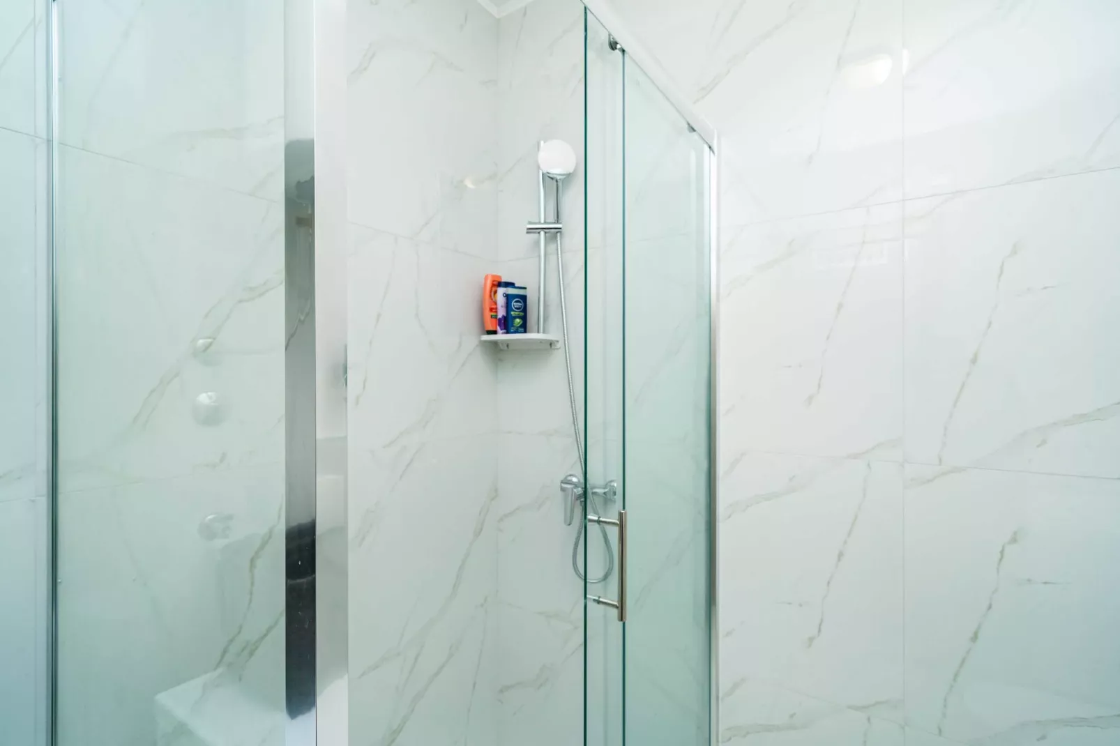 Apartment Zoric - Two Bedroom Apartment with Balcony-Bathroom