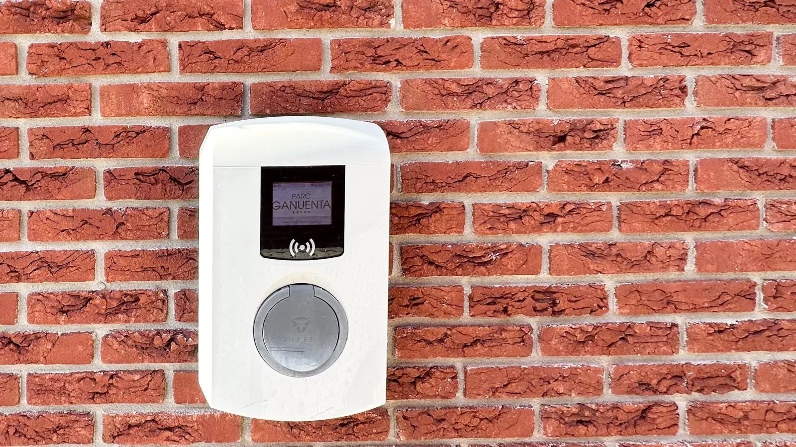 Dune Deluxe 77-Facilities