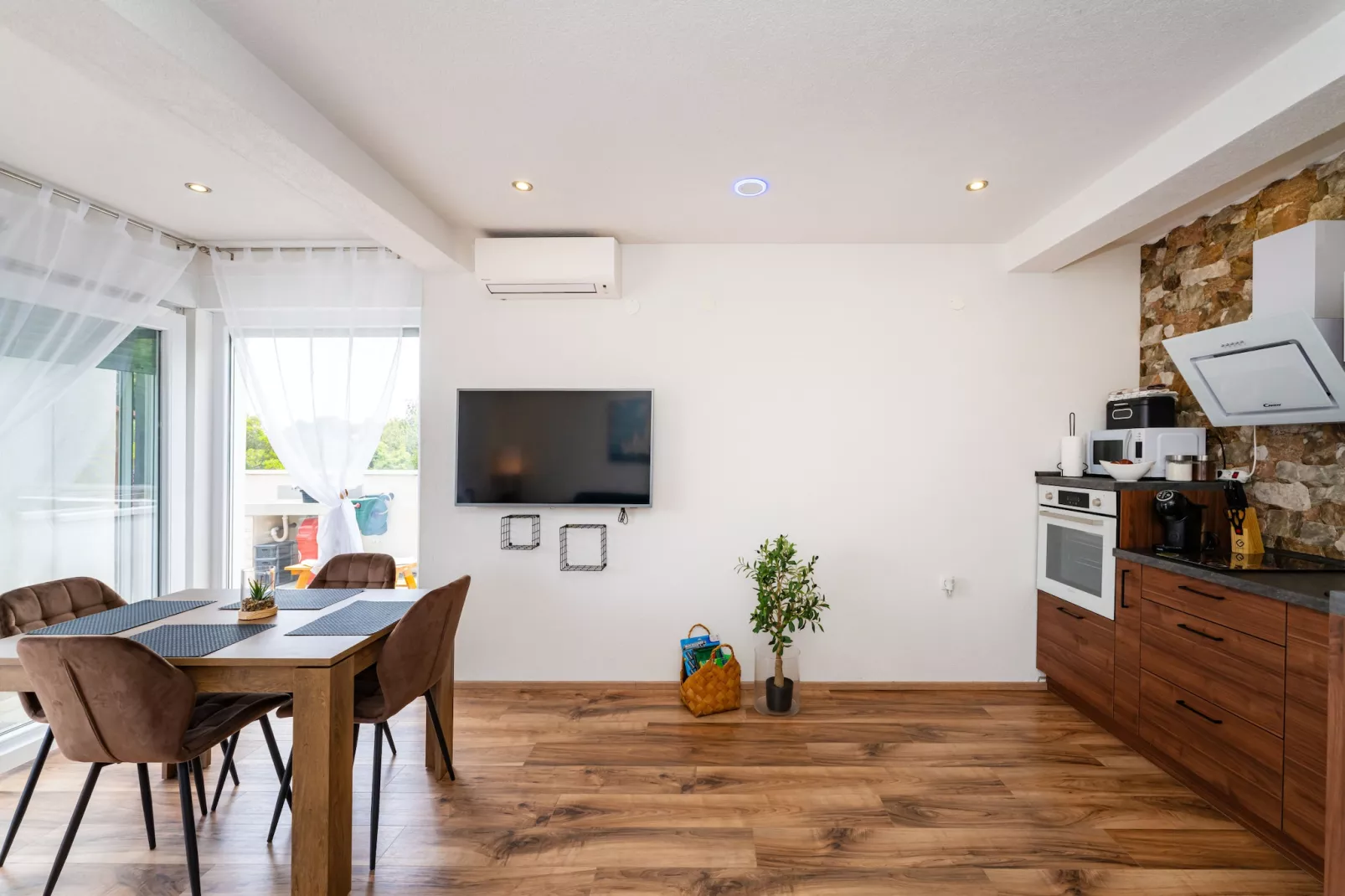 Apartment Nikita with private pool-Kitchen