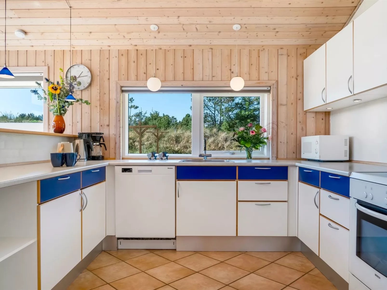 "Melita" - 2km from the sea-Inside