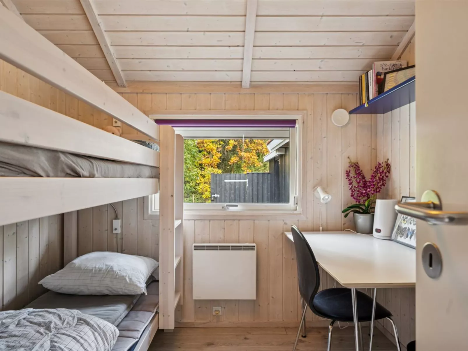 "Gyda" - 840m from the sea-Drinnen