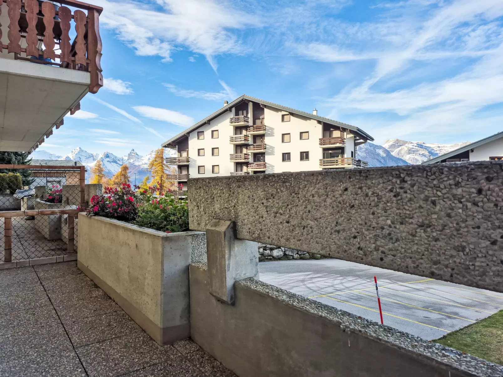 Ambassador 2/1-Outside