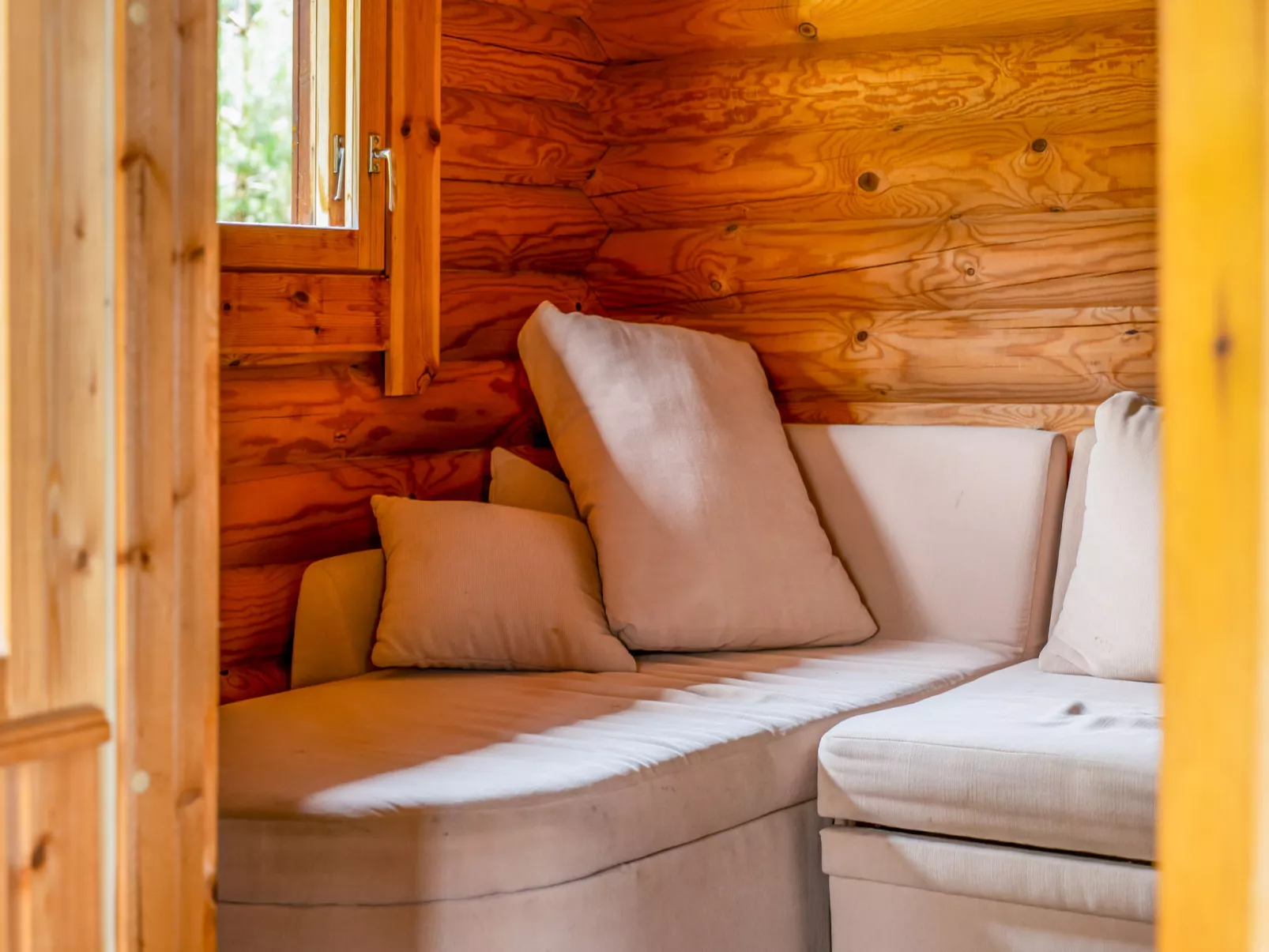 Villa joutsen-Drinnen