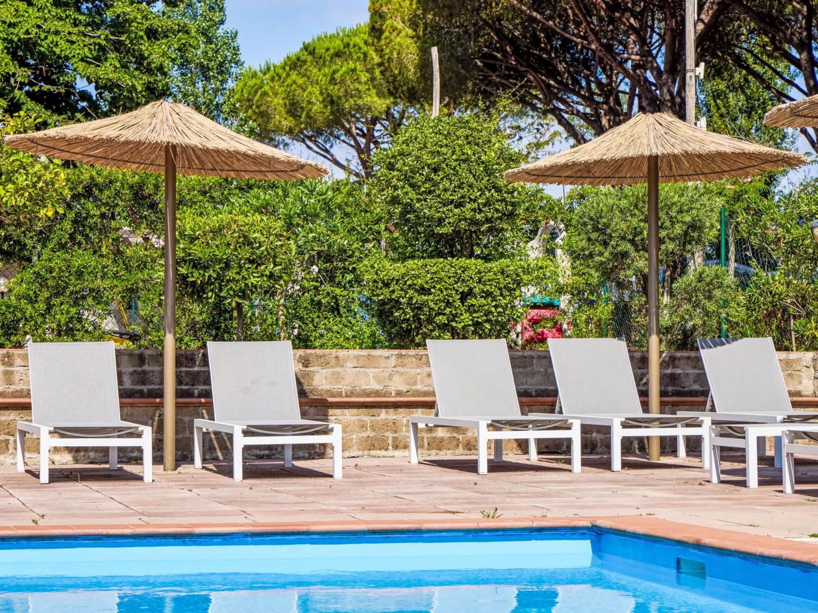 Costa D'Argento-Outside