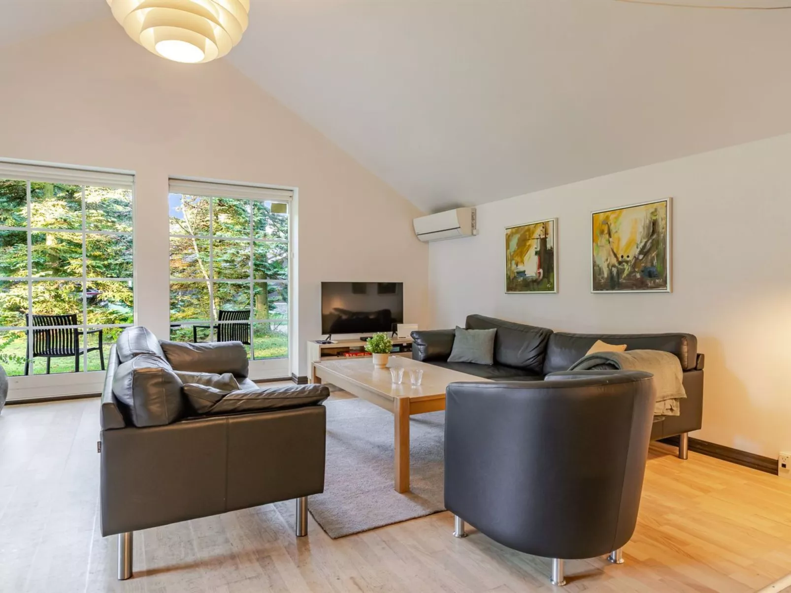 "Ørger" - 30km from the sea-Drinnen