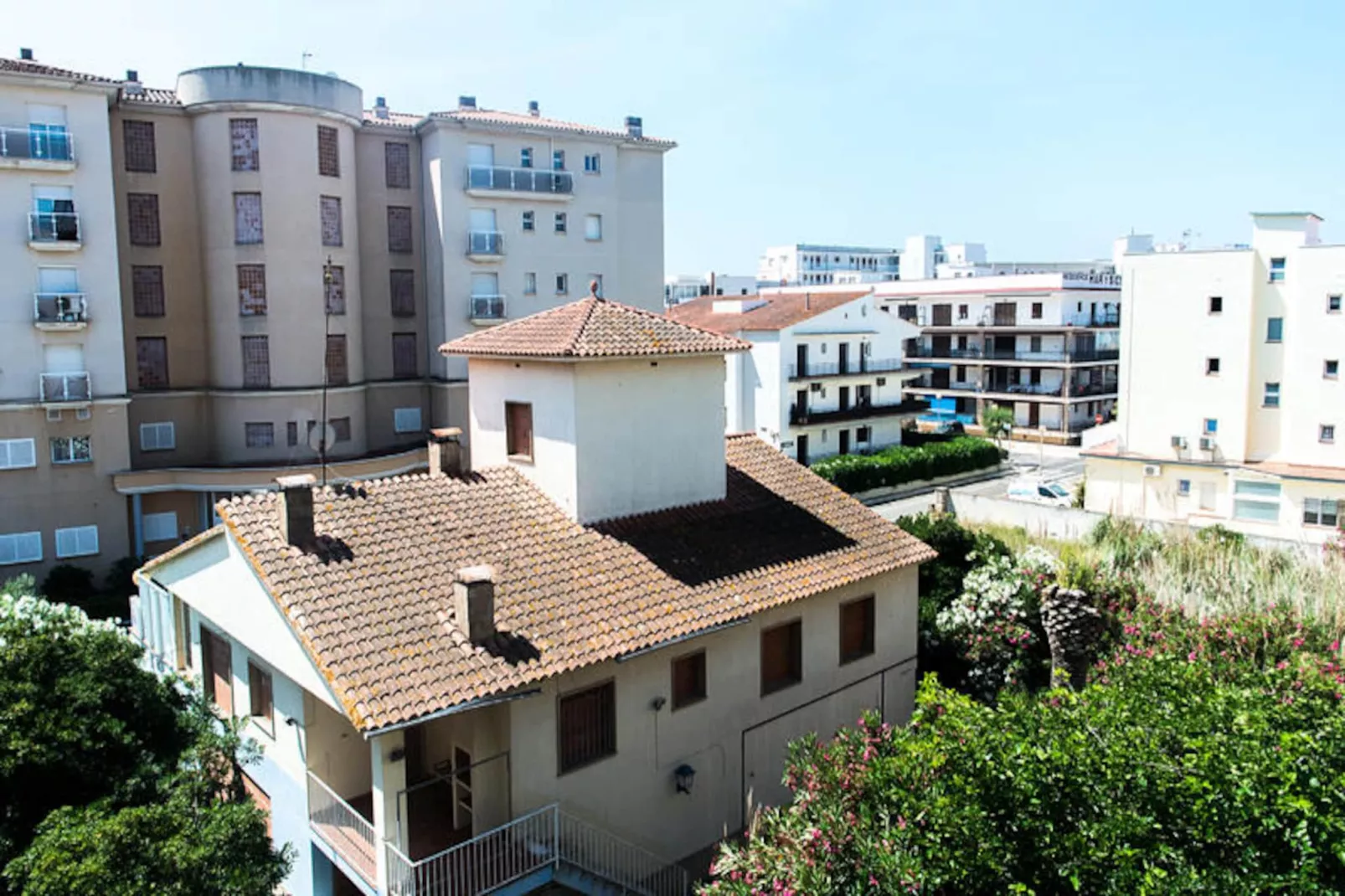 Appartements à Roses-Untagged