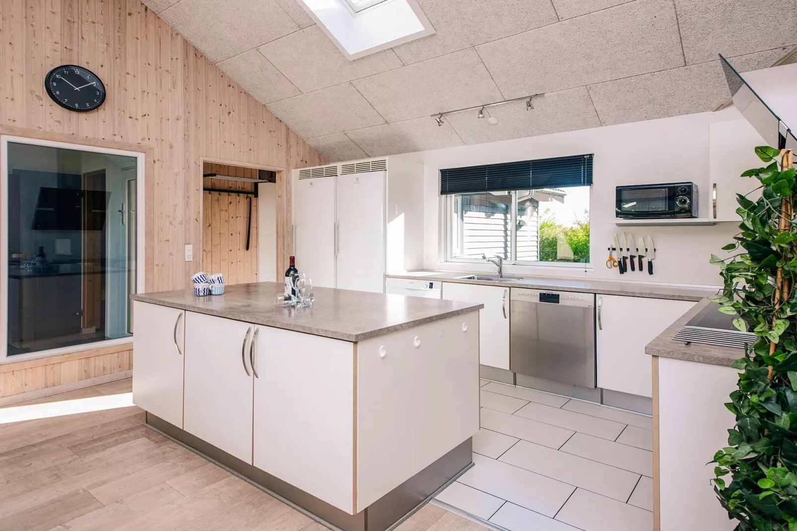 16 person holiday home in Glesborg-Indoor