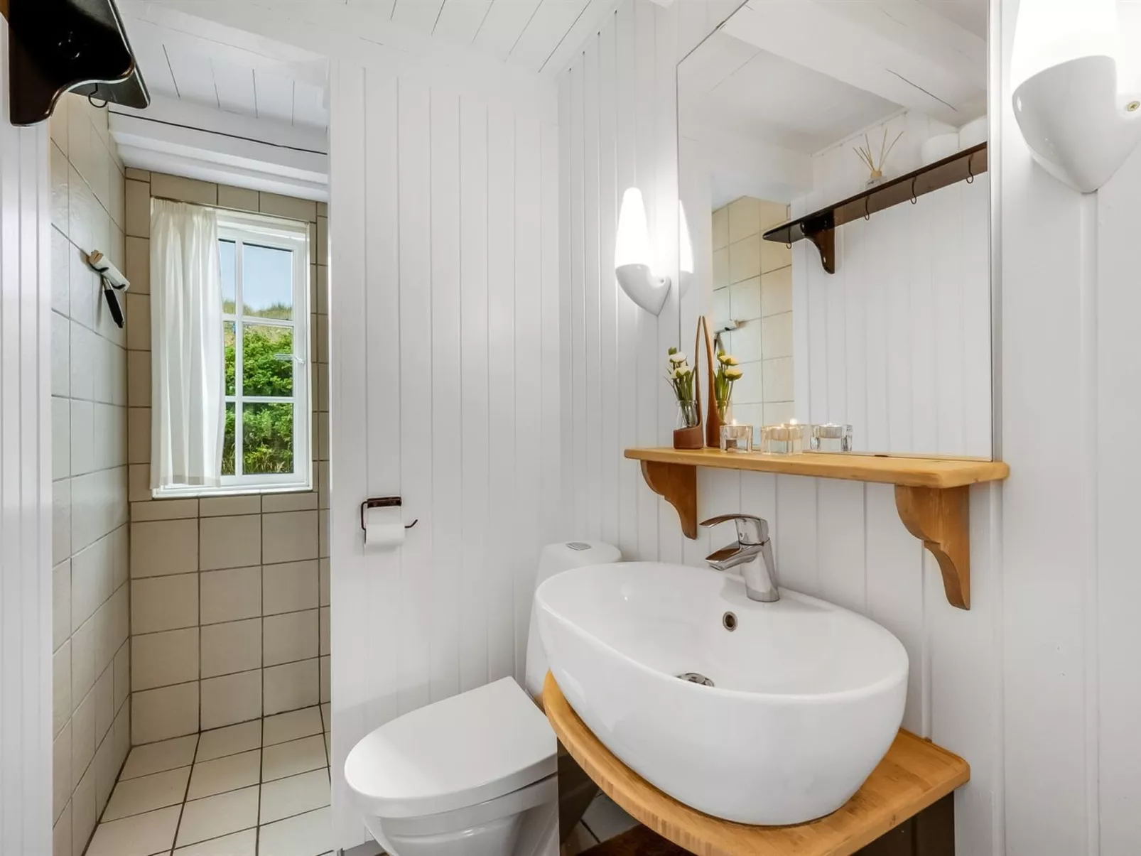 "Erle" - 200m to the fjord-Inside