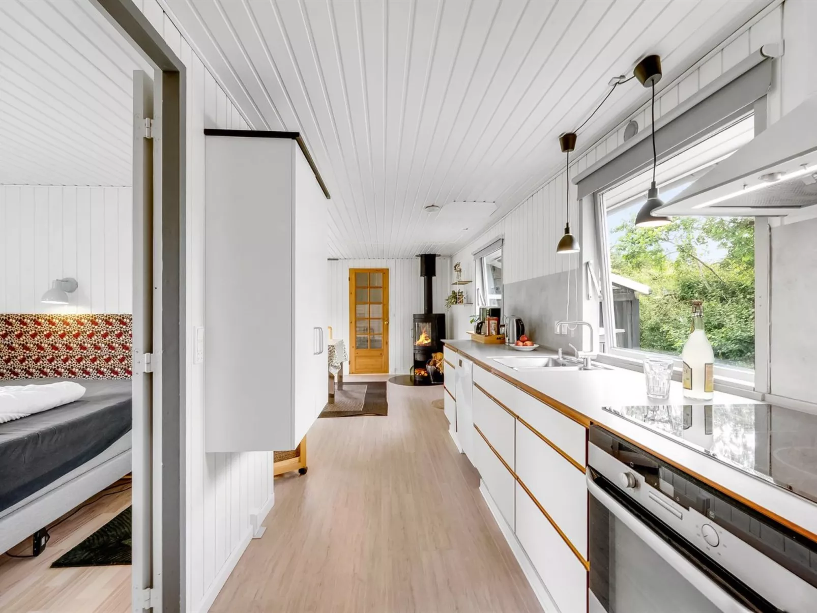 "Embla" - 500m to the fjord-Dedans