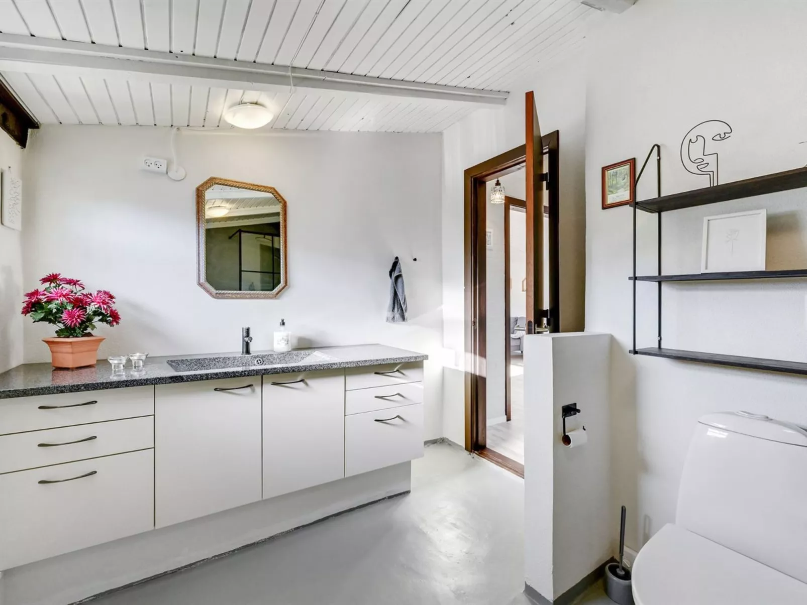 "Valdemar" - 350m to the fjord-Dedans