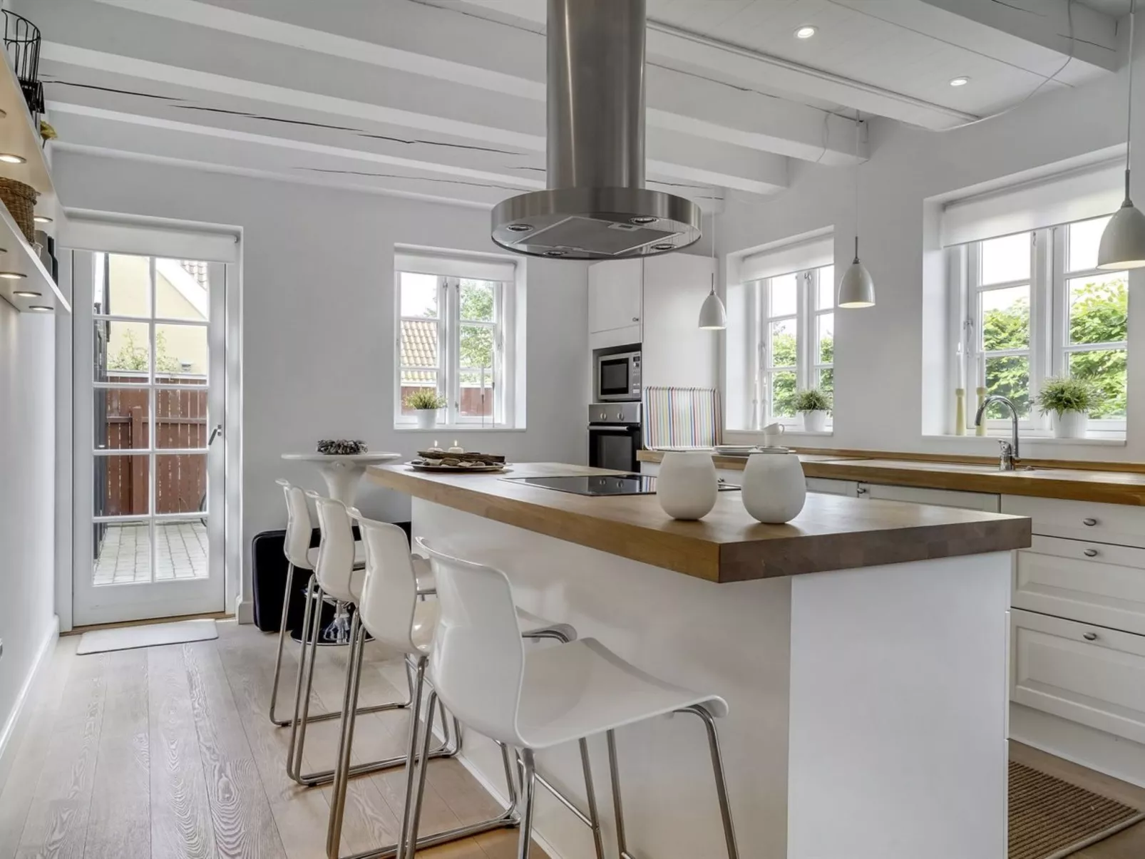 "Stephie" - 1.1km from the sea-Inside