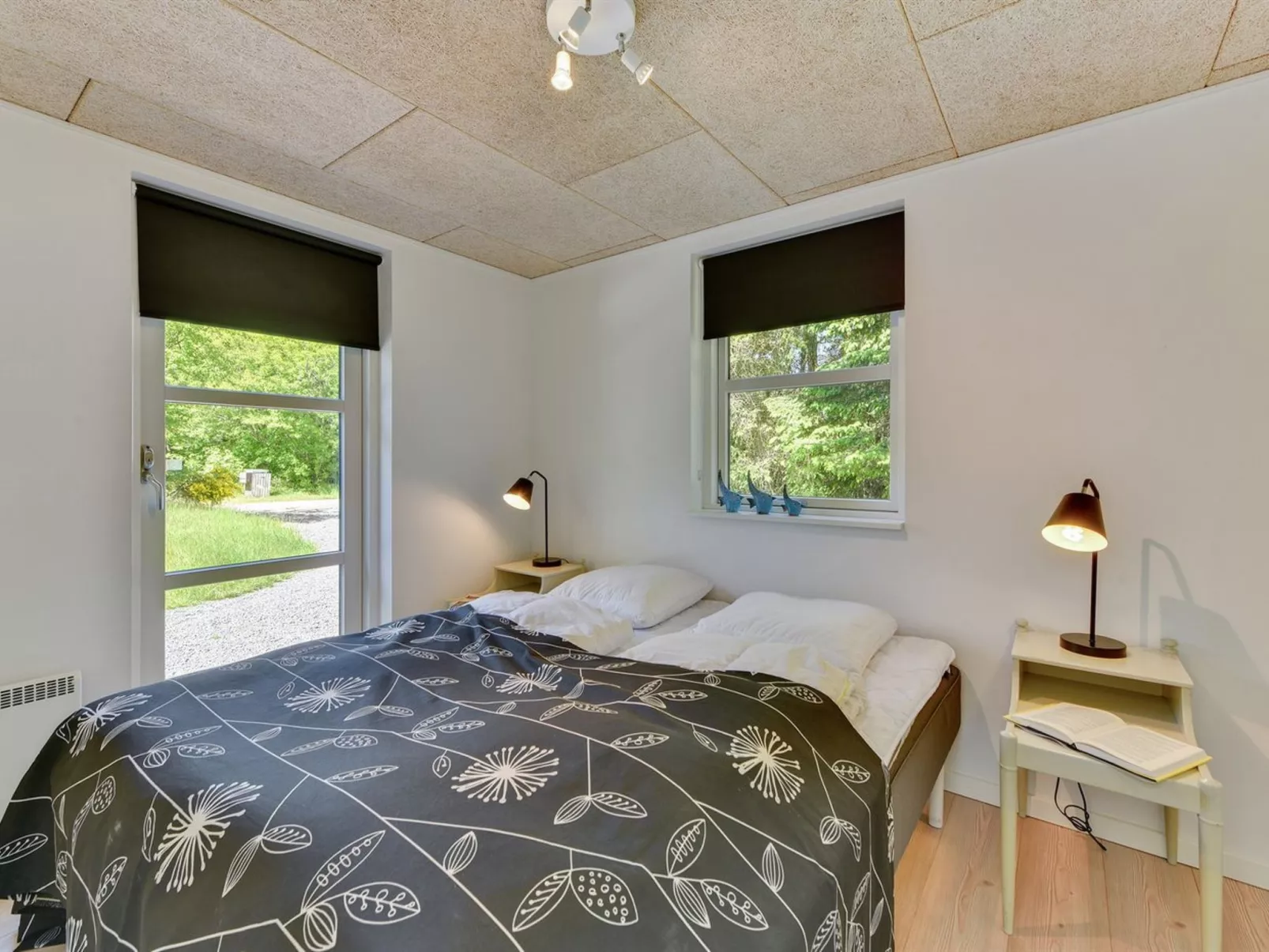 "Elena" - 800m to the fjord-Inside