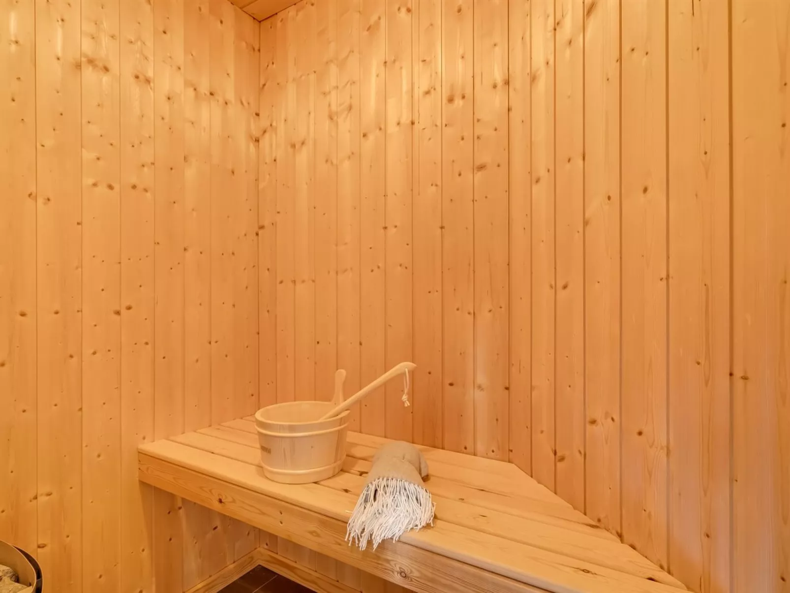 "Frejdis" - 1.1km from the sea-Inside