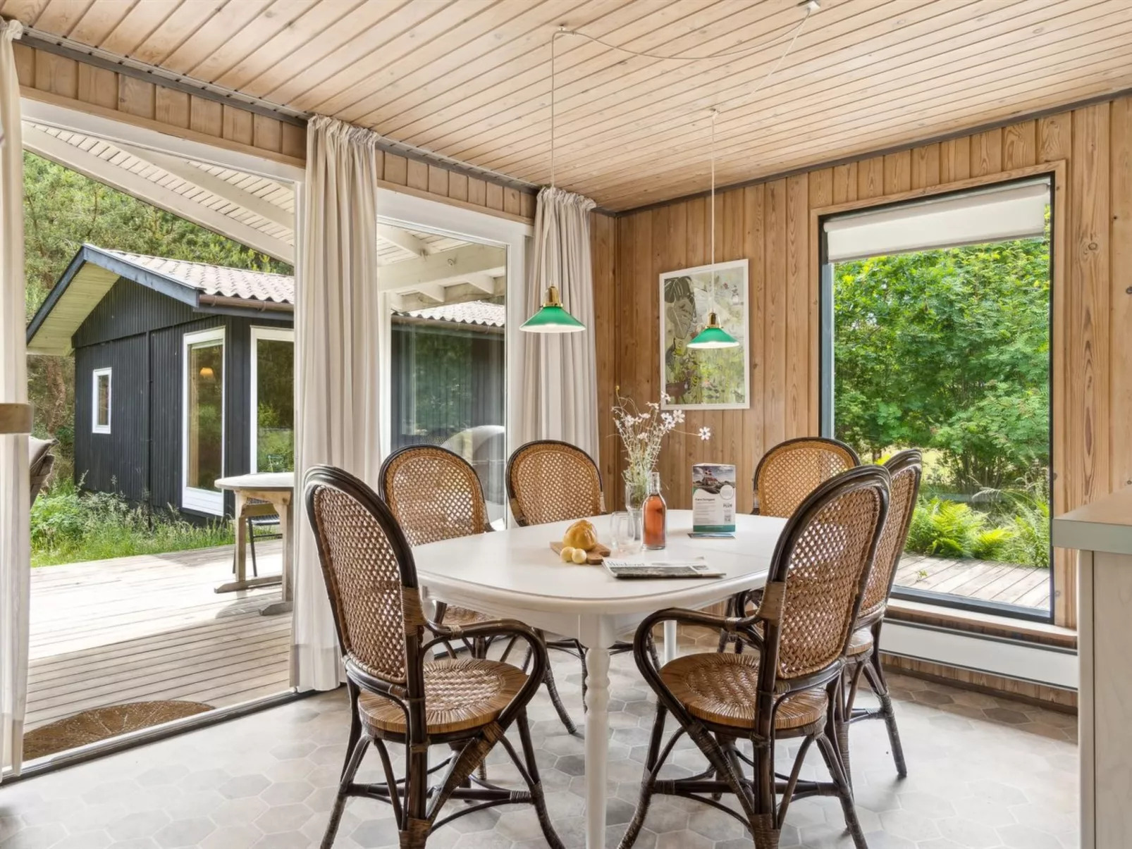 "Mirzə" - 250m from the sea-Drinnen