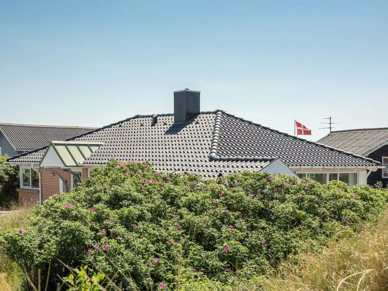 "Nyssa" - 350m from the sea-Draußen