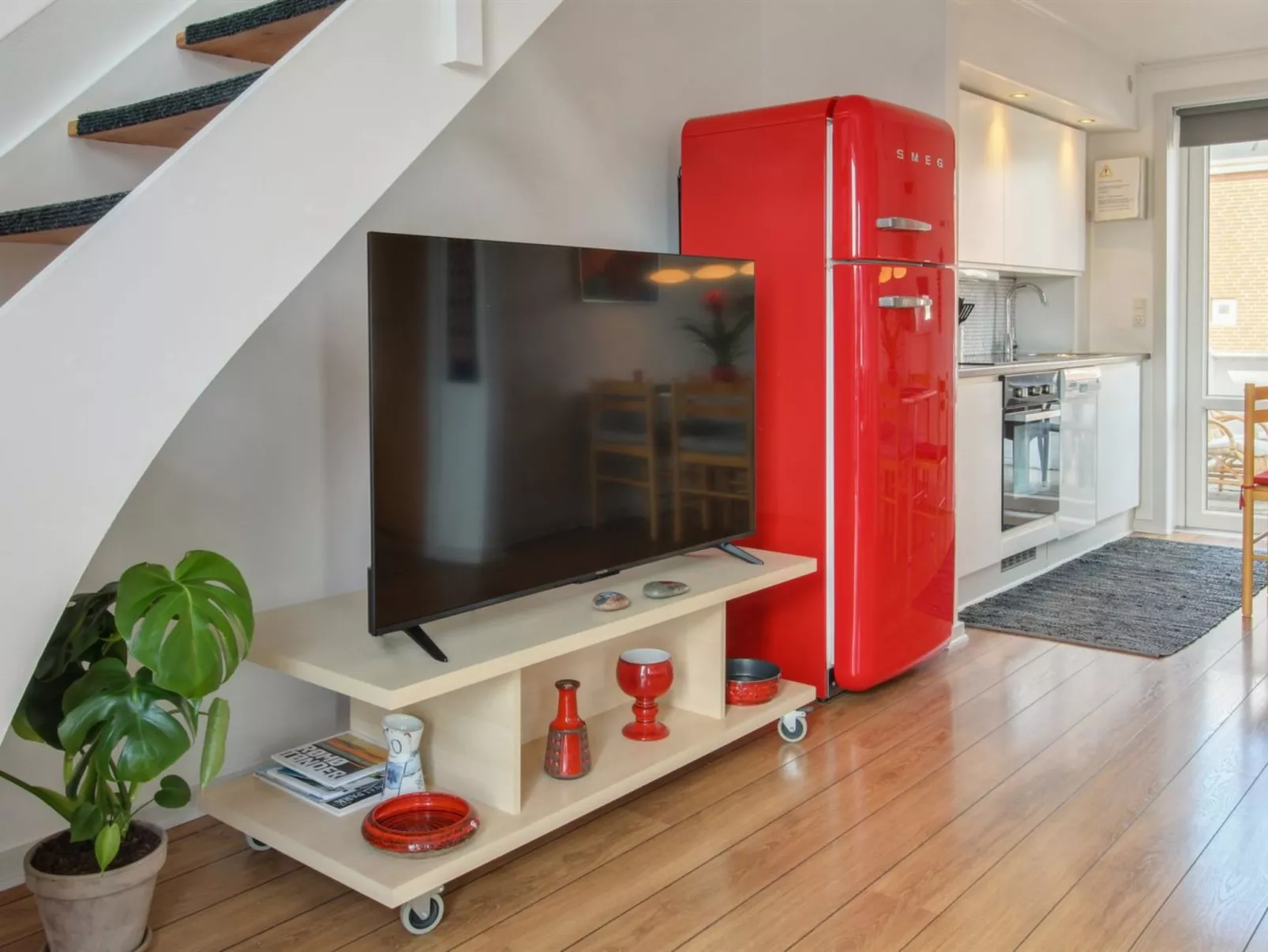 "Asved" - 2.3km from the sea-Inside