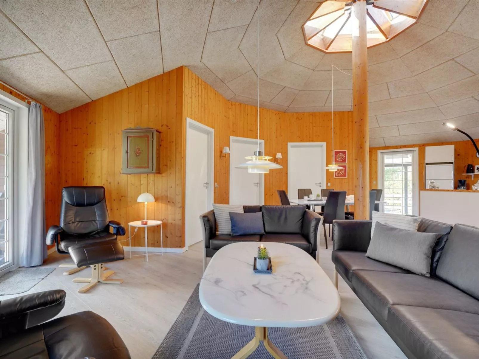 "Mariette" - 3.1km from the sea-Inside