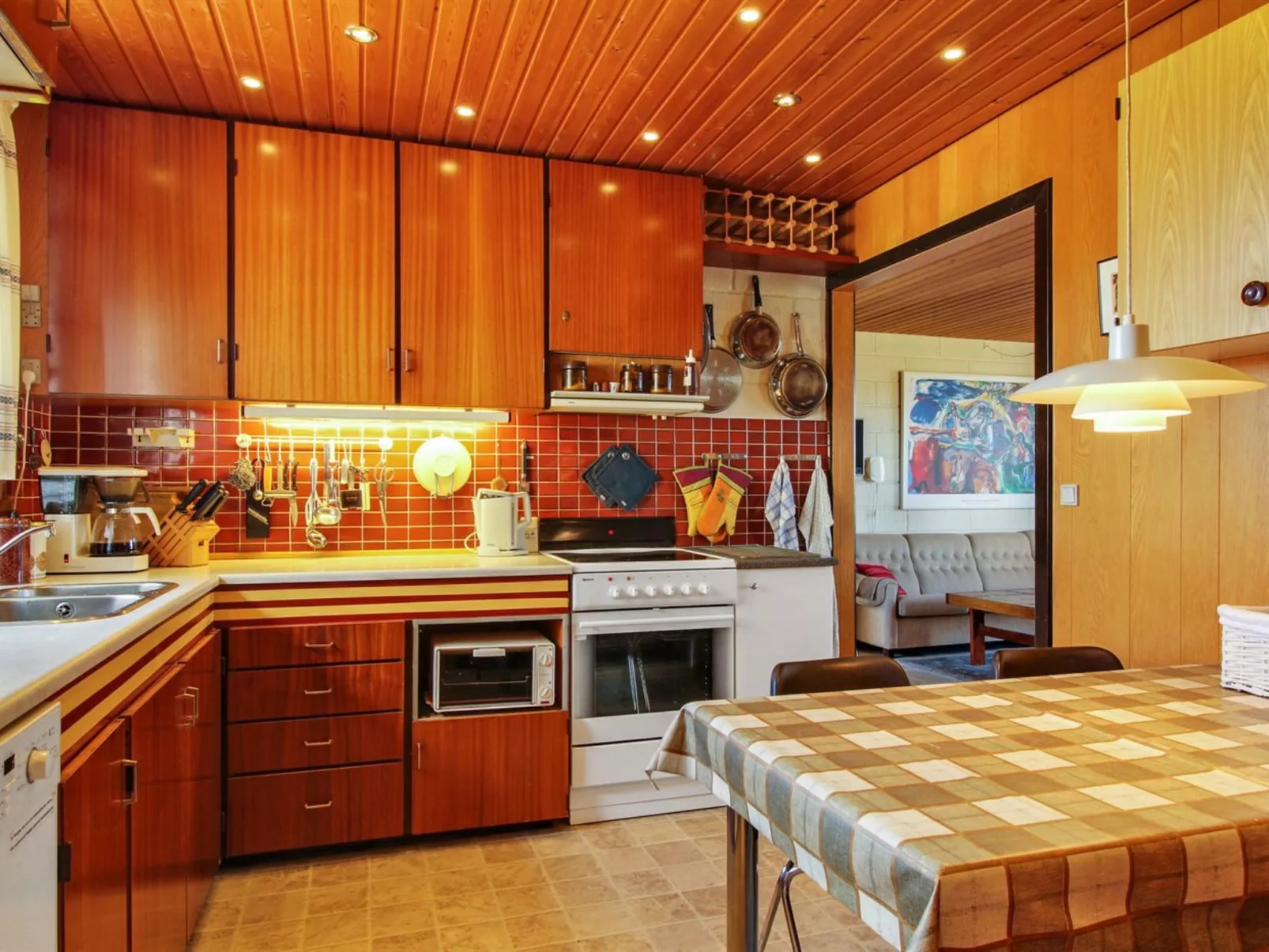 "Ehmi" - 500m from the sea-Inside