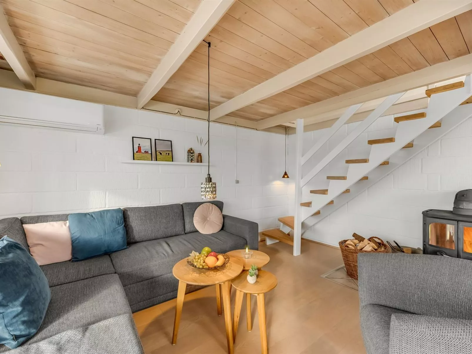 "Eringisl" - 50m from the sea-Drinnen