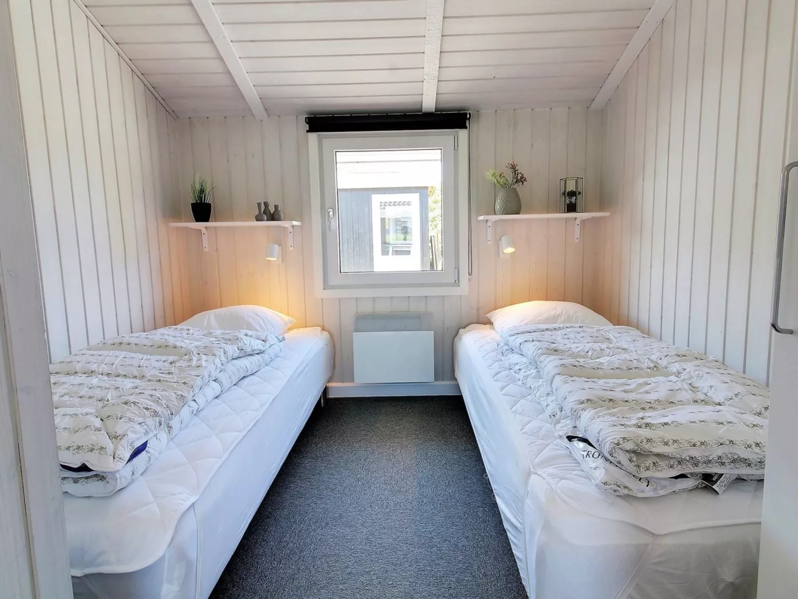 "Sirka" - 200m from the sea-Drinnen