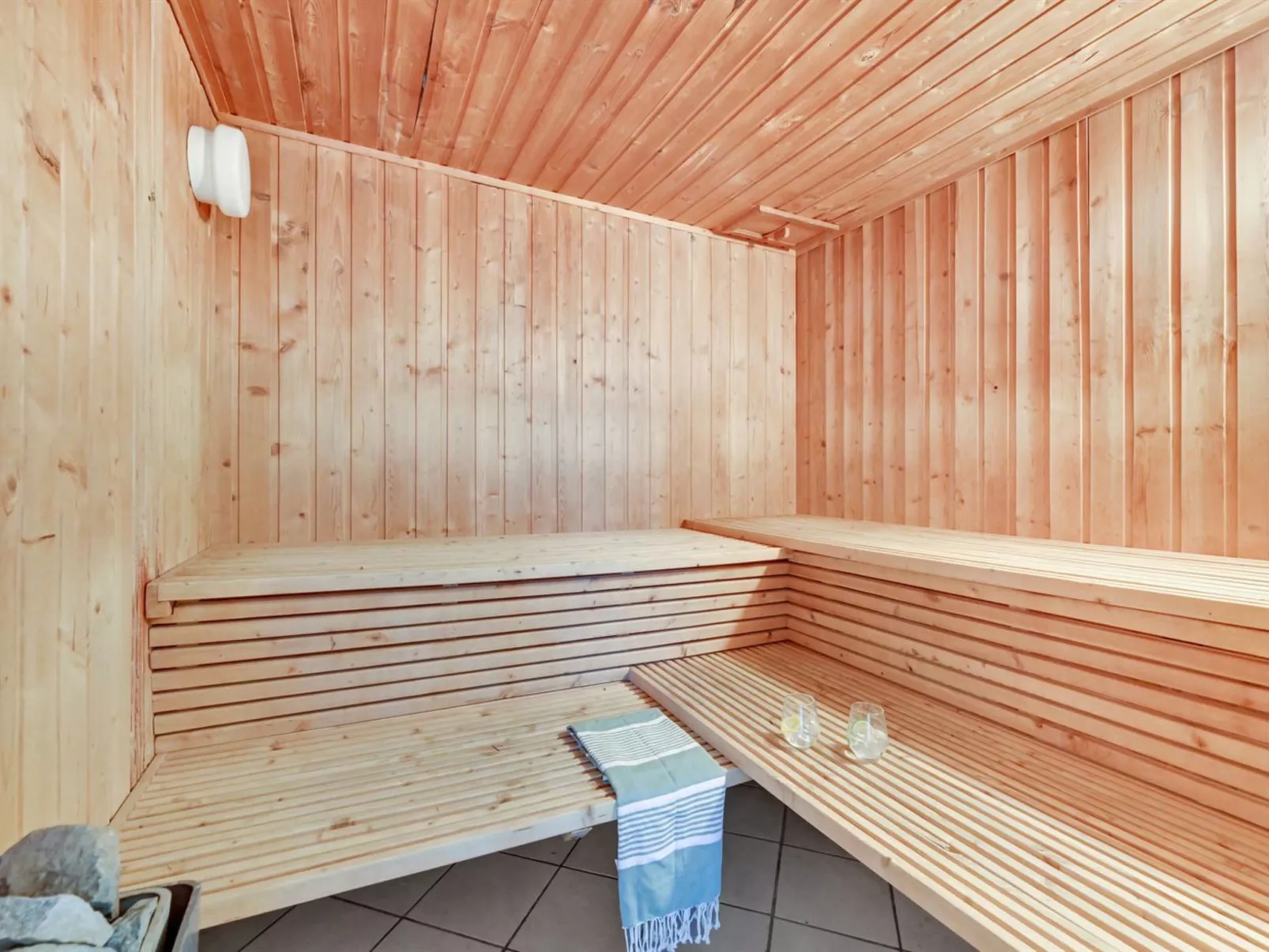 "Cornelius" - 900m from the sea-Inside