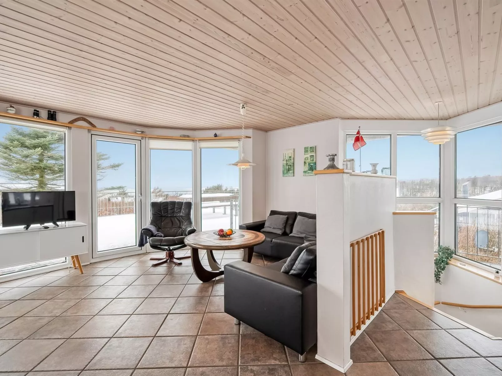 "Ginny" - 300m to the fjord-Inside